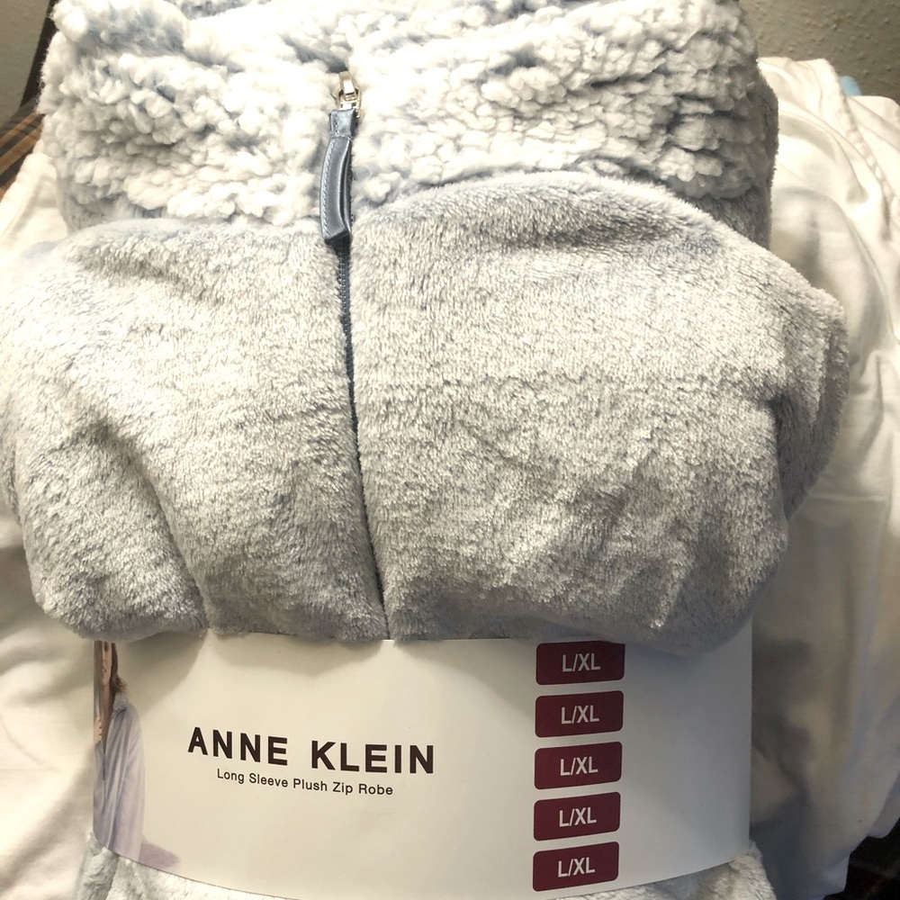 Anne Klein zip up long sleeve plush robe